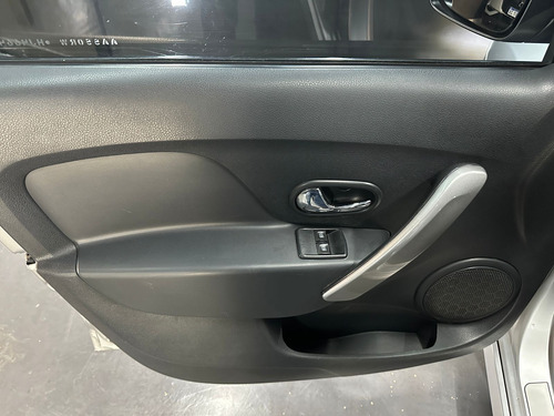 Renault Sandero 2.0 16V RS L16 2016