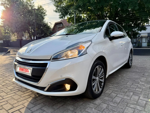 Peugeot 208 1.6 FELINE L16 2018