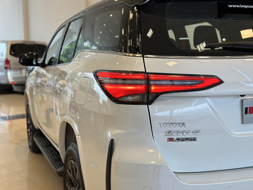 Toyota SW4 2.8 Tdi Gr-s 4x4 7as 6at 2025