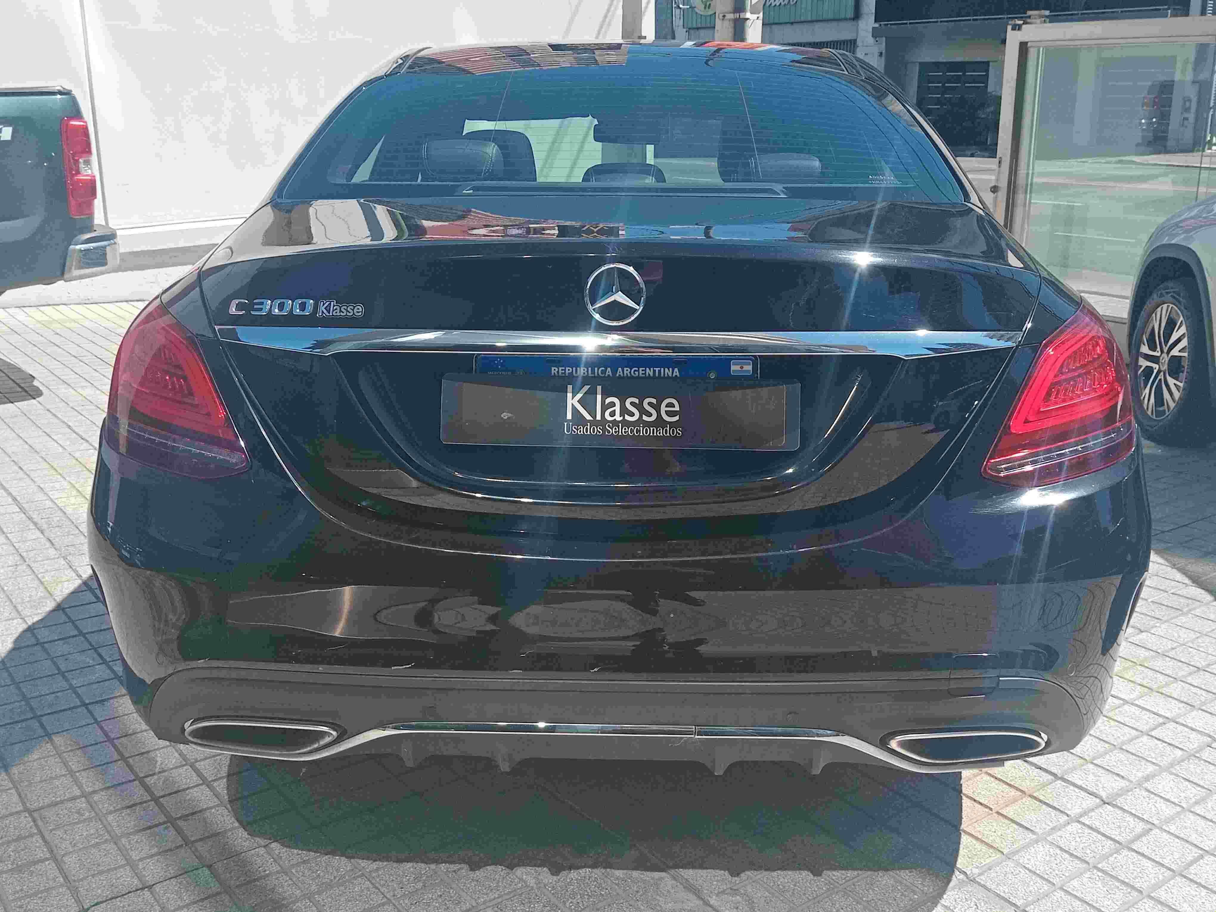 Mercedes-Benz C300 2.0 Sedan AMG line 2019