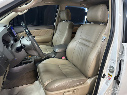 Toyota SW4 TDI SRV CUERO AT L12 2013