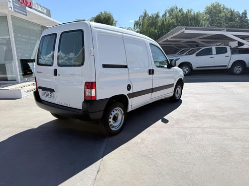 Peugeot Partner Patagónica 1.6 Furgon Confort 2024
