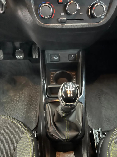 Renault Kwid 1.0 Outsider 2025