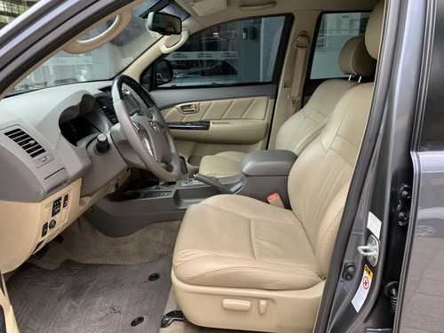 Toyota Hilux SW4 3.0 Srv Cuero I 171cv 4x4 5at 2012