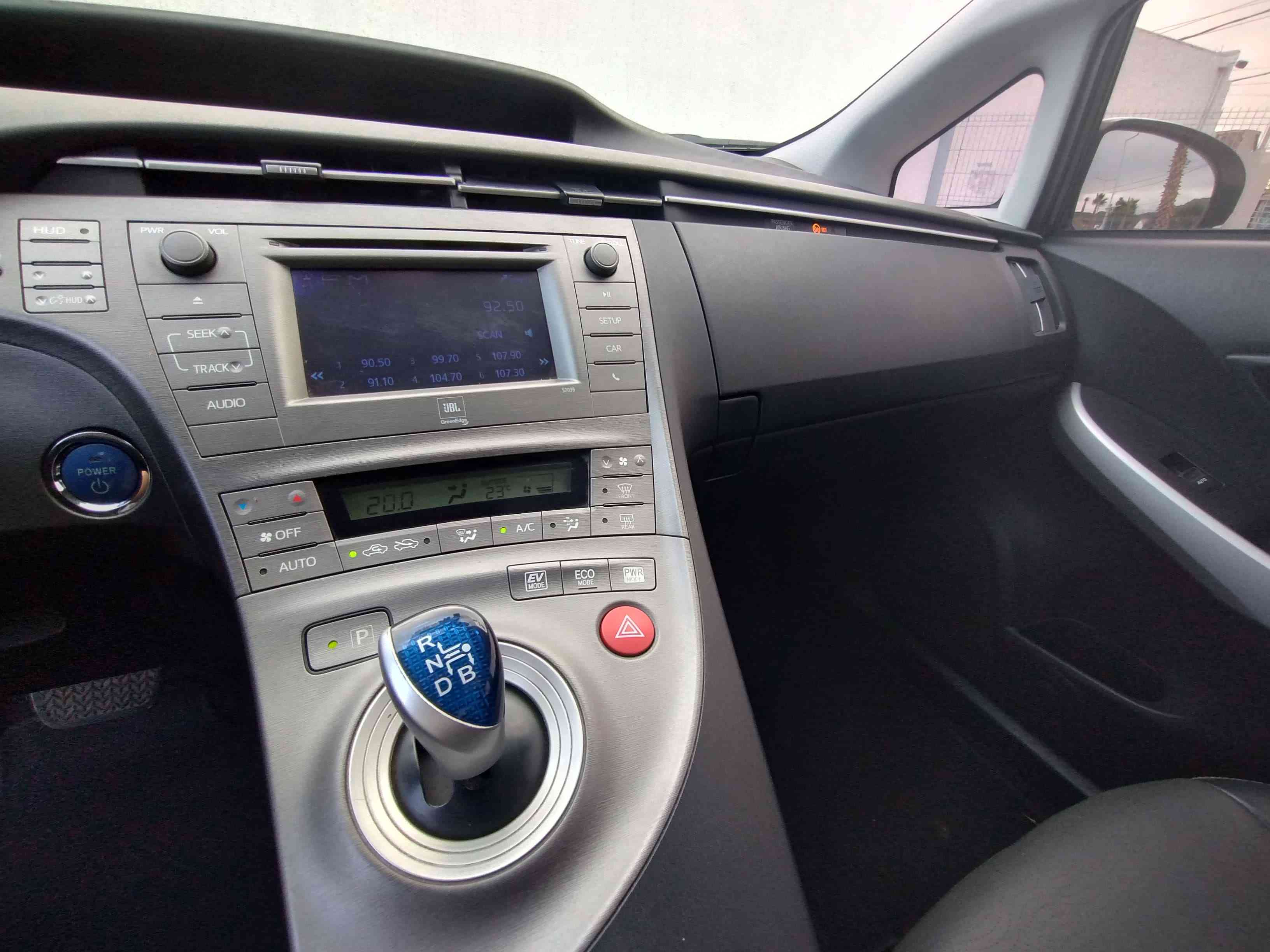 Toyota Prius 1.8 CVT L/12 2013