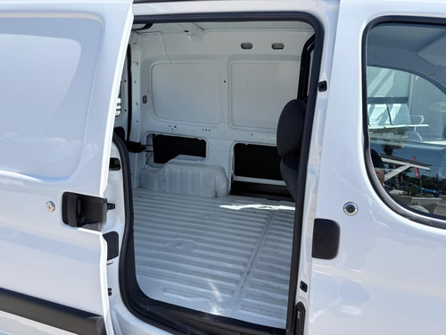 Peugeot Partner Patagónica 1.6 Furgon Confort 2024