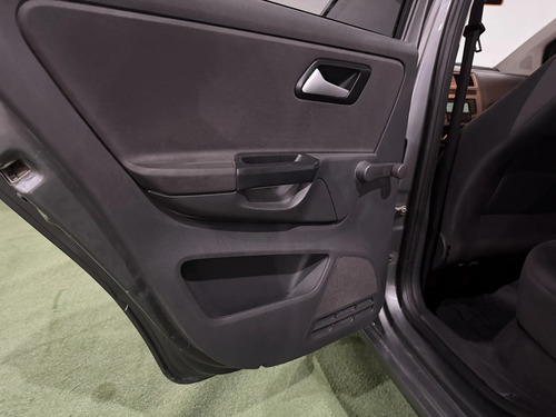 Volkswagen Suran 1.6 Comfortline 101cv 2015