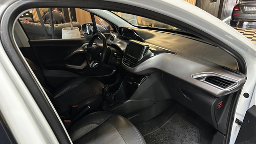 Peugeot 208 1.6 Feline 2018