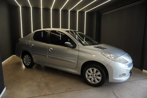 Peugeot 207 Compact 1.4 Sedan Allure 75cv 2013
