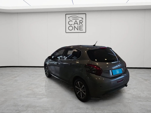 Peugeot 208 1.6 FELINE L16 2017