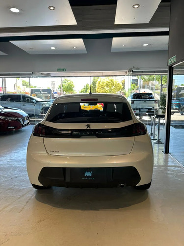 Peugeot 208 Allure Tiptronic 1.6L 2022