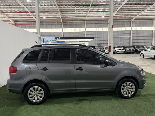 Volkswagen Suran 1.6 Comfortline 101cv 2015