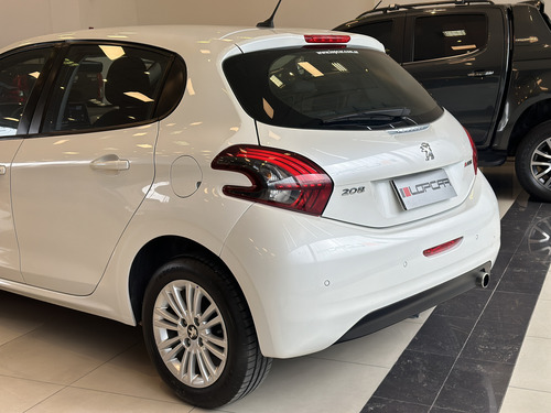 Peugeot 208 1.6 Allure 2018