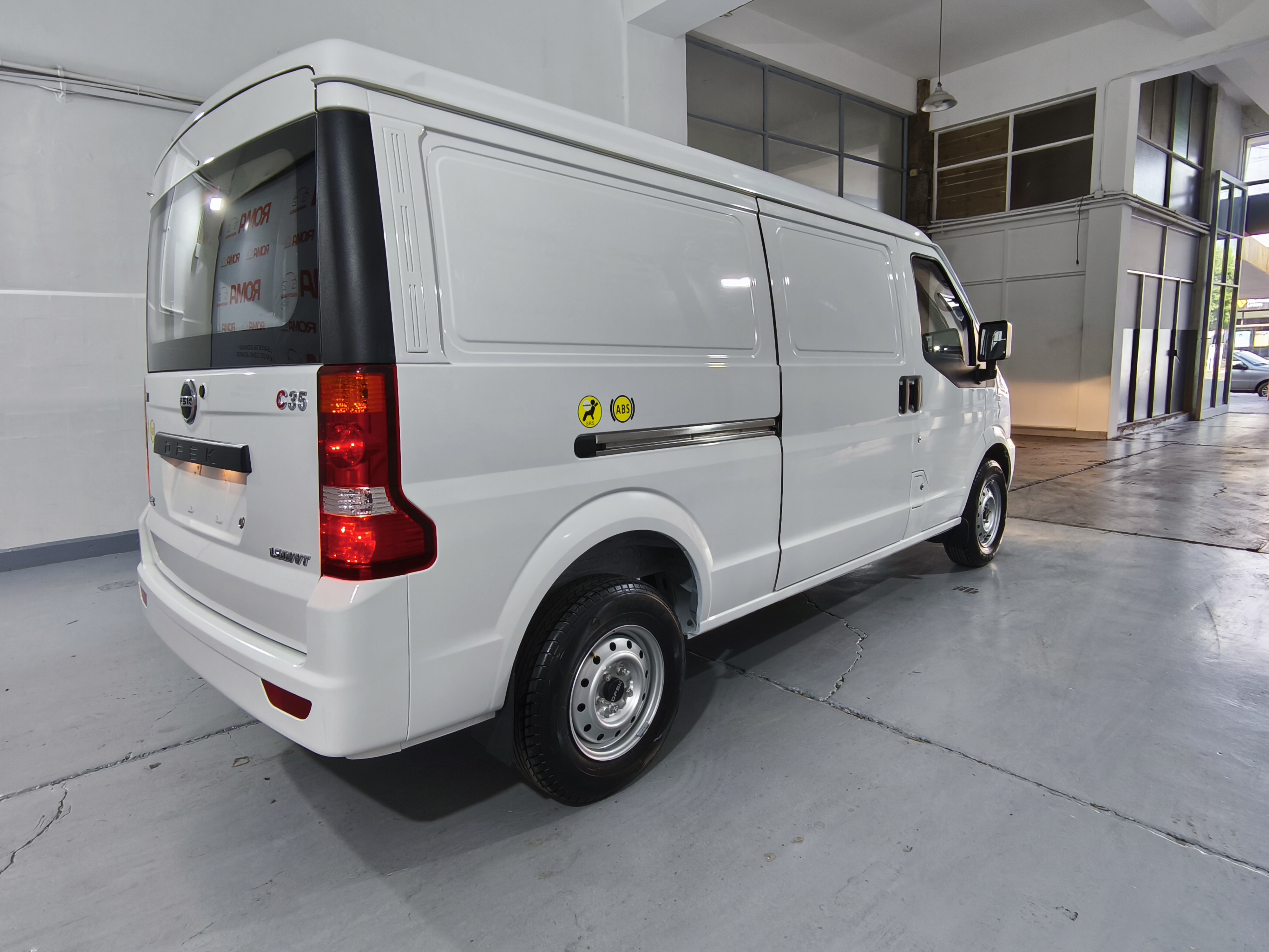 C35 FURGON 2025