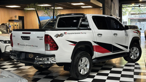 Toyota Hilux Pick-Up 2.8 Cd Srv 177cv 4x4 2016