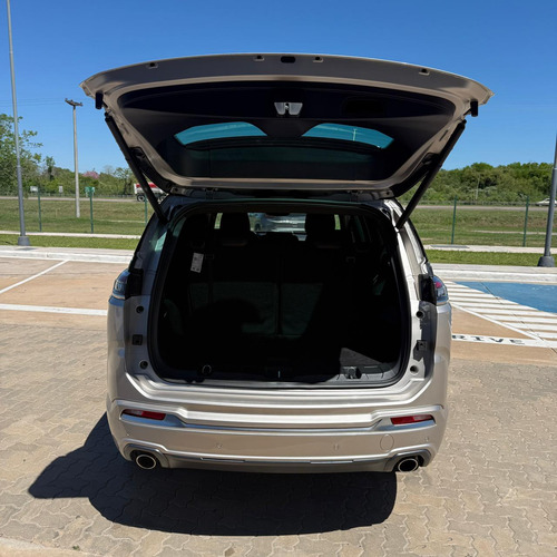 Jeep Commander 2.0 Td380 At9 4x4 7pas Overland 2025