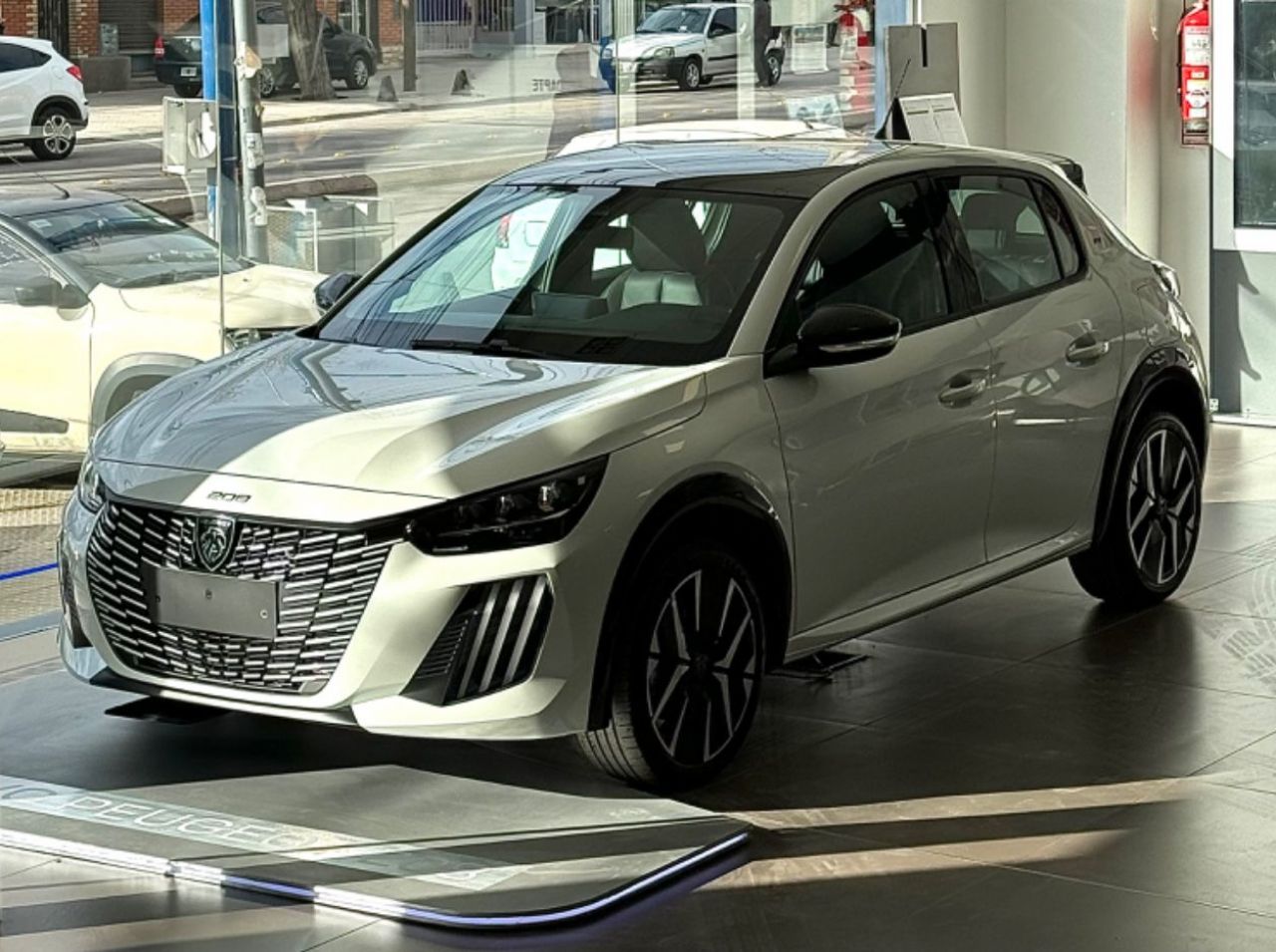 Peugeot 208 1.0 T200 GT CVT 2024