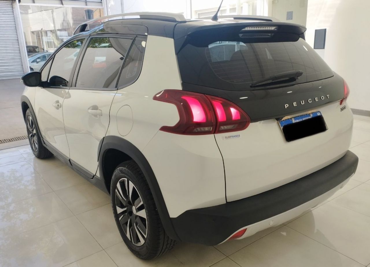 Peugeot 2008 1.6 Feline 2023