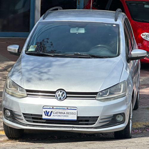 Volkswagen Suran 1.6 Comfortline 101cv 2015