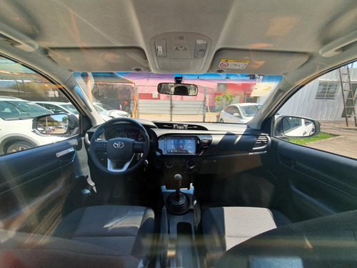 Toyota Hilux 2.8 Cd Srv 177cv 4x2 At 2025