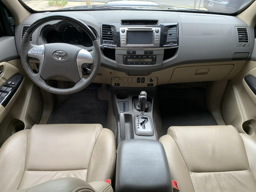 Toyota Hilux SW4 3.0 Srv Cuero I 171cv 4x4 5at 2012