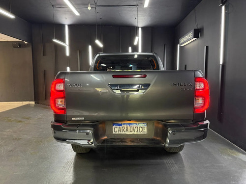 Toyota Hilux 2.8 TDI 4X2 DC SRX AT6 L21 2022