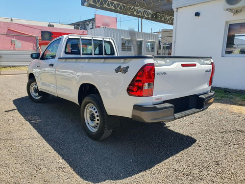 Toyota Hilux 2.8 Cd Srv 177cv 4x2 At 2025