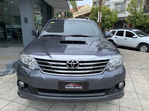 Toyota Hilux SW4 3.0 Srv Cuero I 171cv 4x4 5at 2012