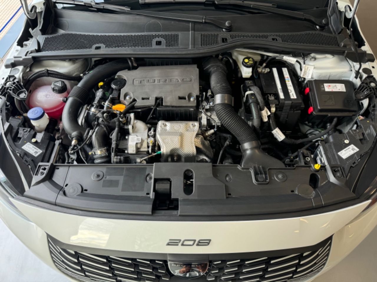 Peugeot 208 1.0 T200 GT CVT 2024