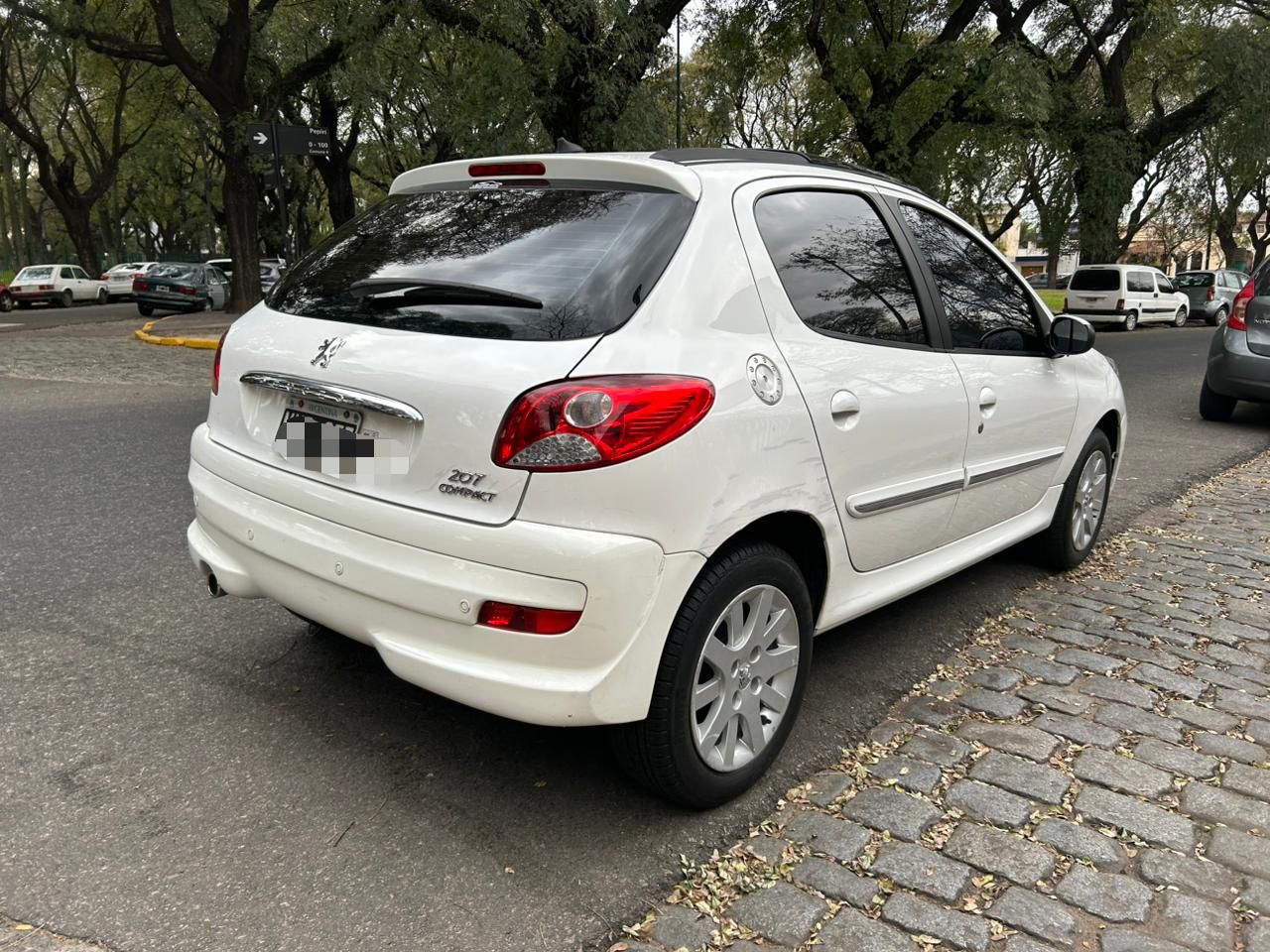 Peugeot 207 XT Feline 1.6 FELINE 2013