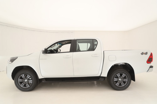 Toyota Hilux Pick-Up 2.8 Cd Srv 204Cv 4X4 At 2025