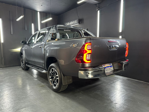 Toyota Hilux 2.8 TDI 4X4 DC SRX AT6 L21 2021