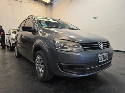 Volkswagen Suran 1.6 Comfortline 101cv 2014