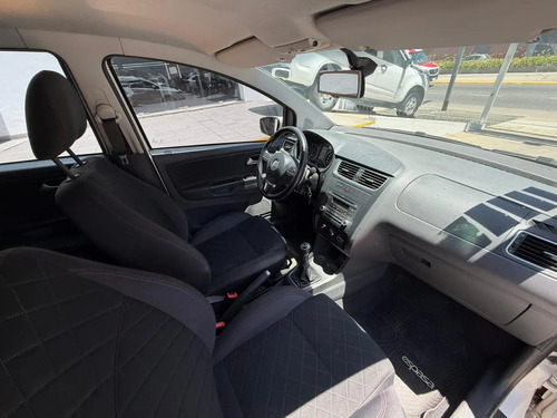 Volkswagen Suran 1.6 Highline 101cv 11c 2012