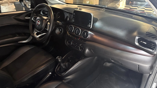 Fiat Cronos 1.8 16v Precision 2018