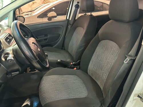 Fiat Punto 1.4 Attractive C/radio Integrada 2011