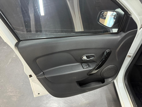 Renault Sandero Stepway 1.6 RIP CURL L16 2016