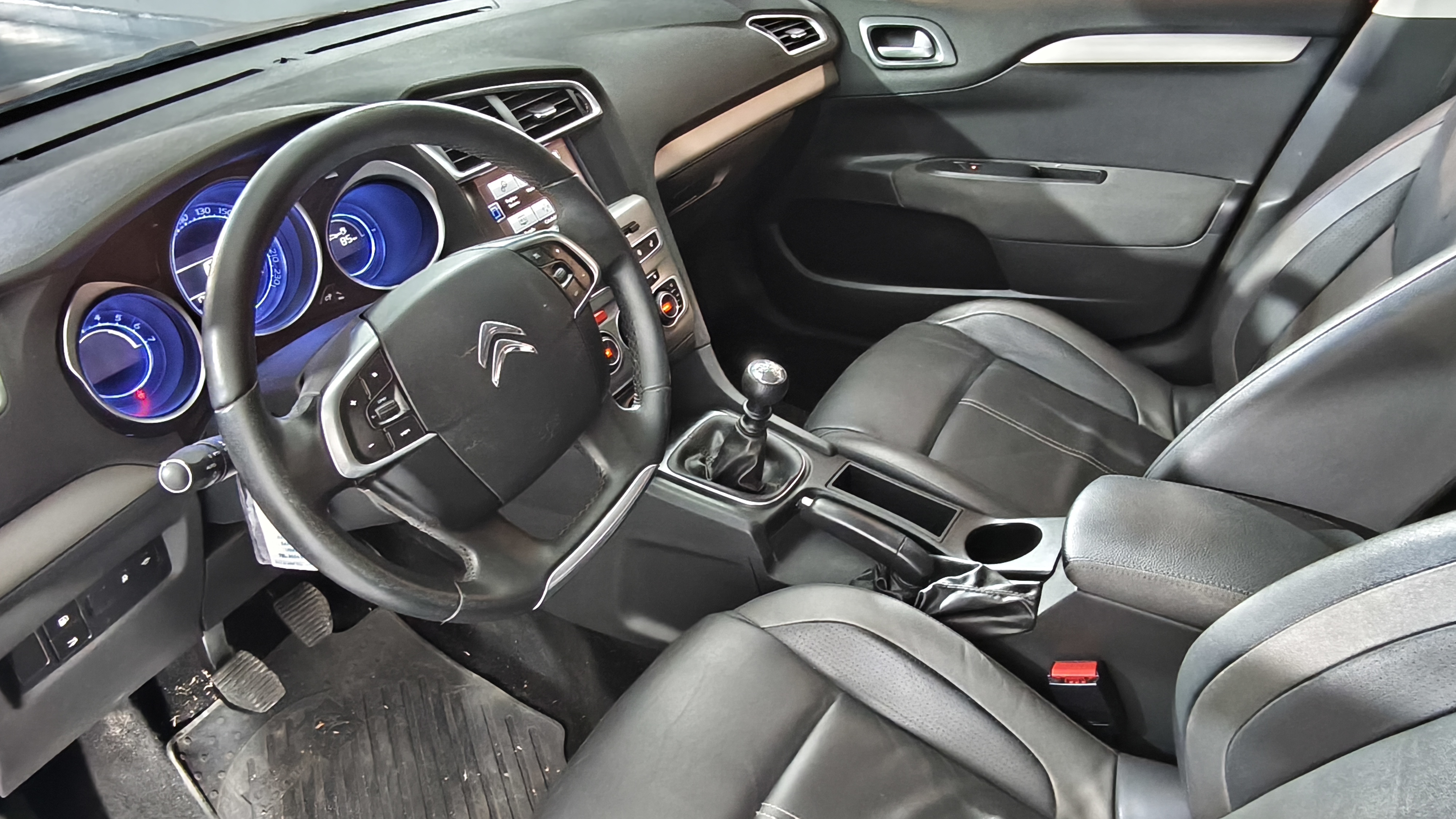 Citroën C4 LOUNGE HDI 115 MT6 FEEL PACK 2018