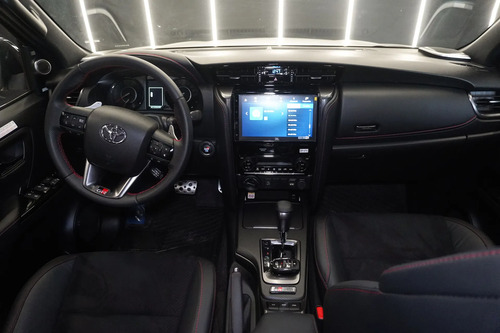 Toyota Hilux SW4 2.8 Tdi Gr-s 4x4 7as 6at 2025