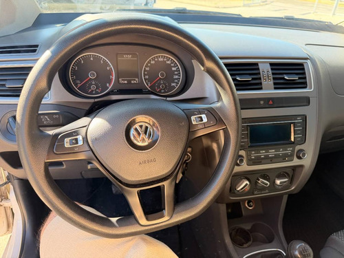 Volkswagen Suran 1.6 Comfortline L15 2015