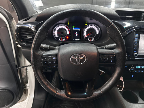 Toyota Hilux 2.8 TDI 4X2 DC SRX AT6 L16 2019