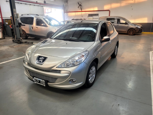 Peugeot 207 1.4 Sedan Hdi Xs 2012