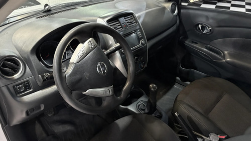 Nissan Versa 1.6 Advance Mt 2015