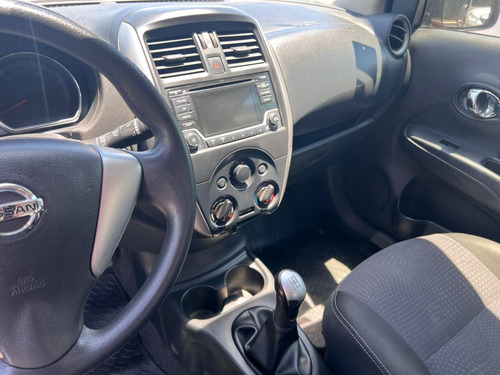 Nissan Versa 1.6 Advance Mt 2017
