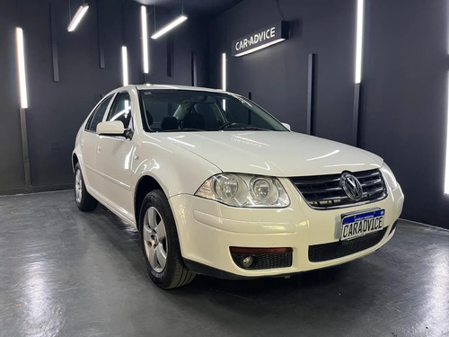 Volkswagen Bora 2.0 MPI TRENDLINE L07 2010