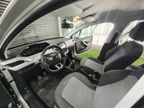 Peugeot 208 1.5 Allure Touchscreen 2014