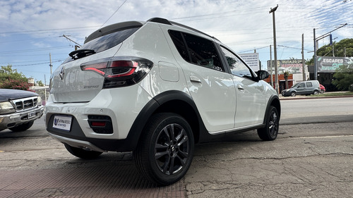 Renault Stepway 1.6 16V Intens C.A.B At 2023