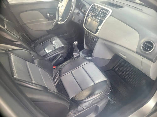 Renault Logan 1.6 Privilege 105cv 2015