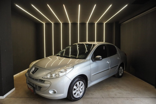 Peugeot 207 Compact 1.4 Sedan Allure 75cv 2013