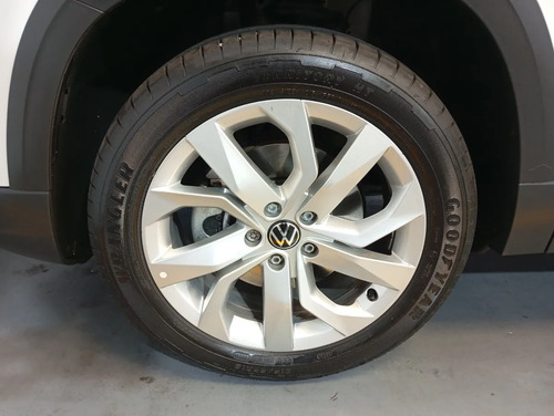 Volkswagen Taos 1.4 250 Tsi Comfortline At L/24 2025